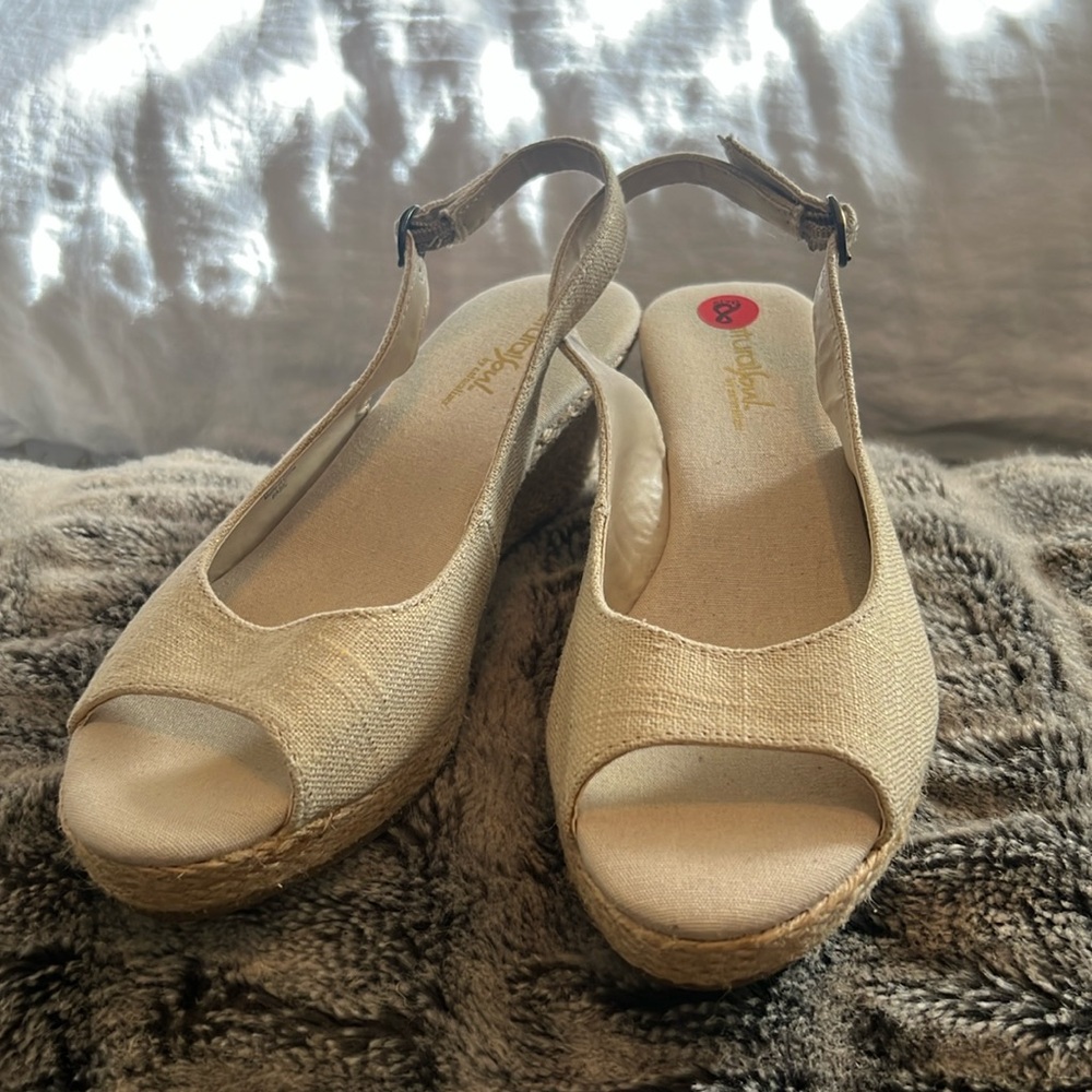 Natural soul women’s wedge shoes